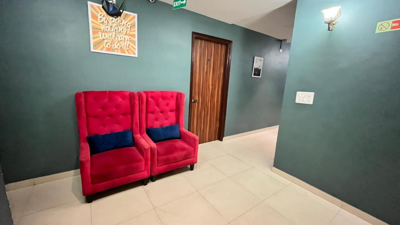 Qotel Hotel Church House Rohini Sector 15 Delhi  Exterior foto