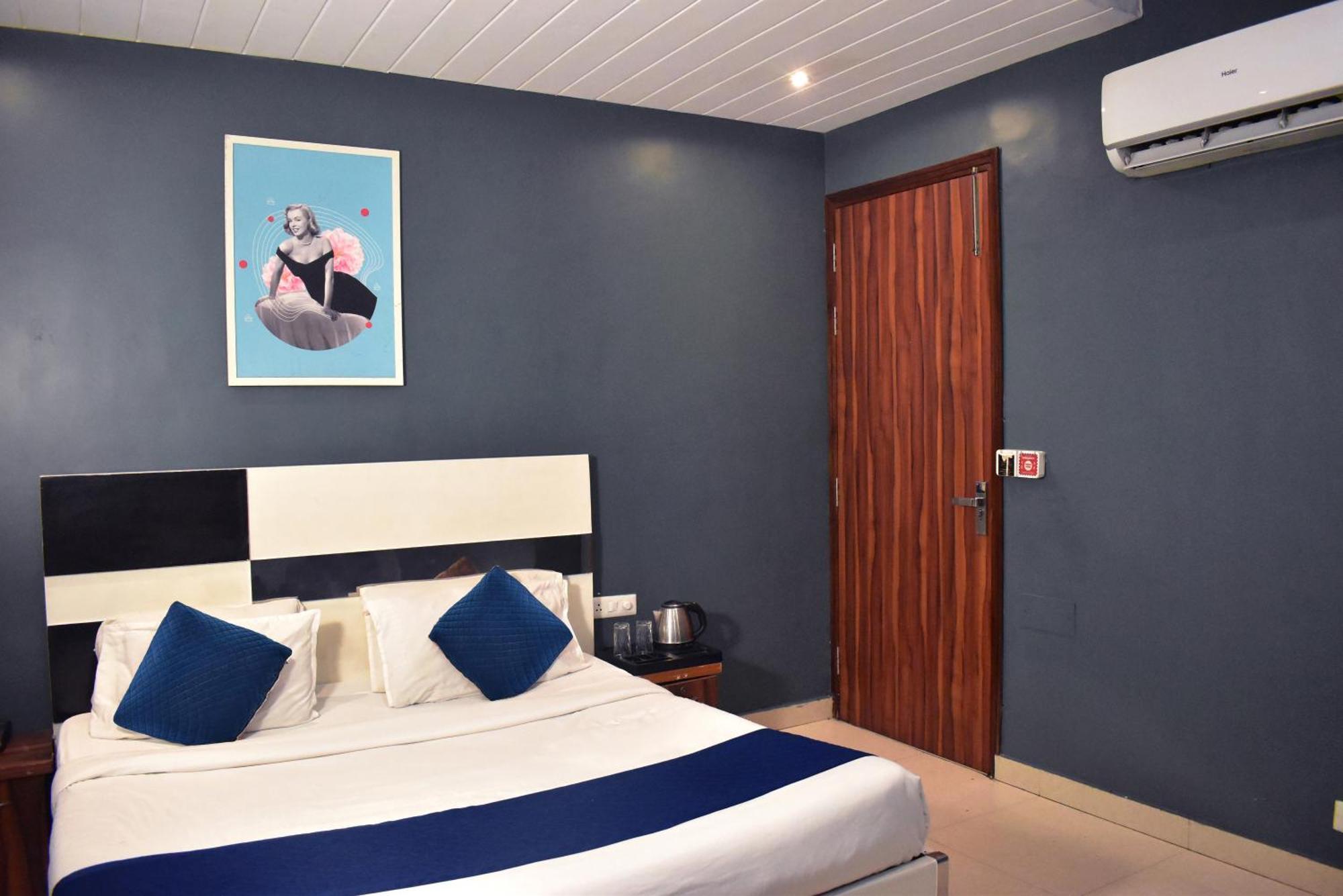Qotel Hotel Church House Rohini Sector 15 Delhi  Exterior foto