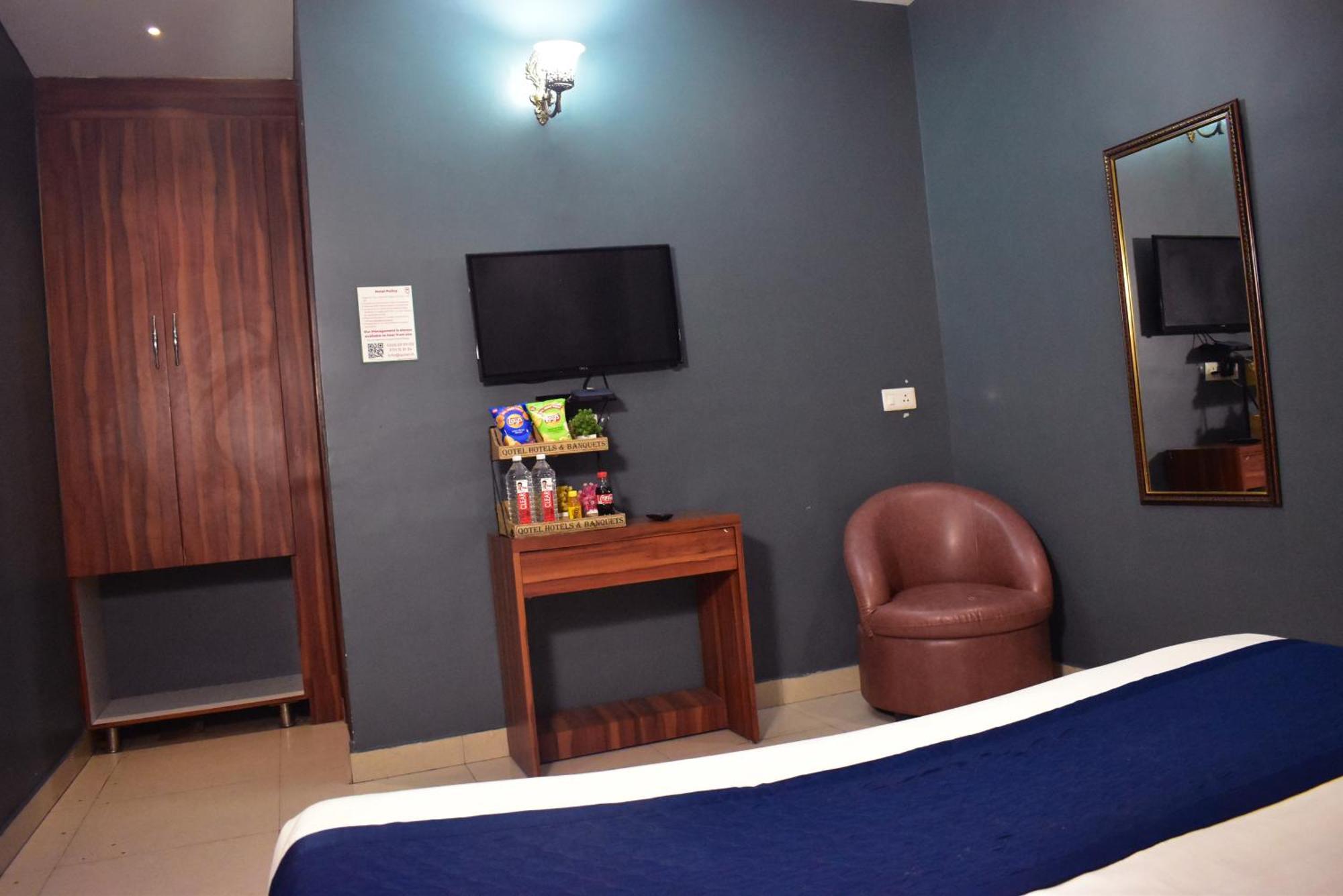 Qotel Hotel Church House Rohini Sector 15 Delhi  Exterior foto