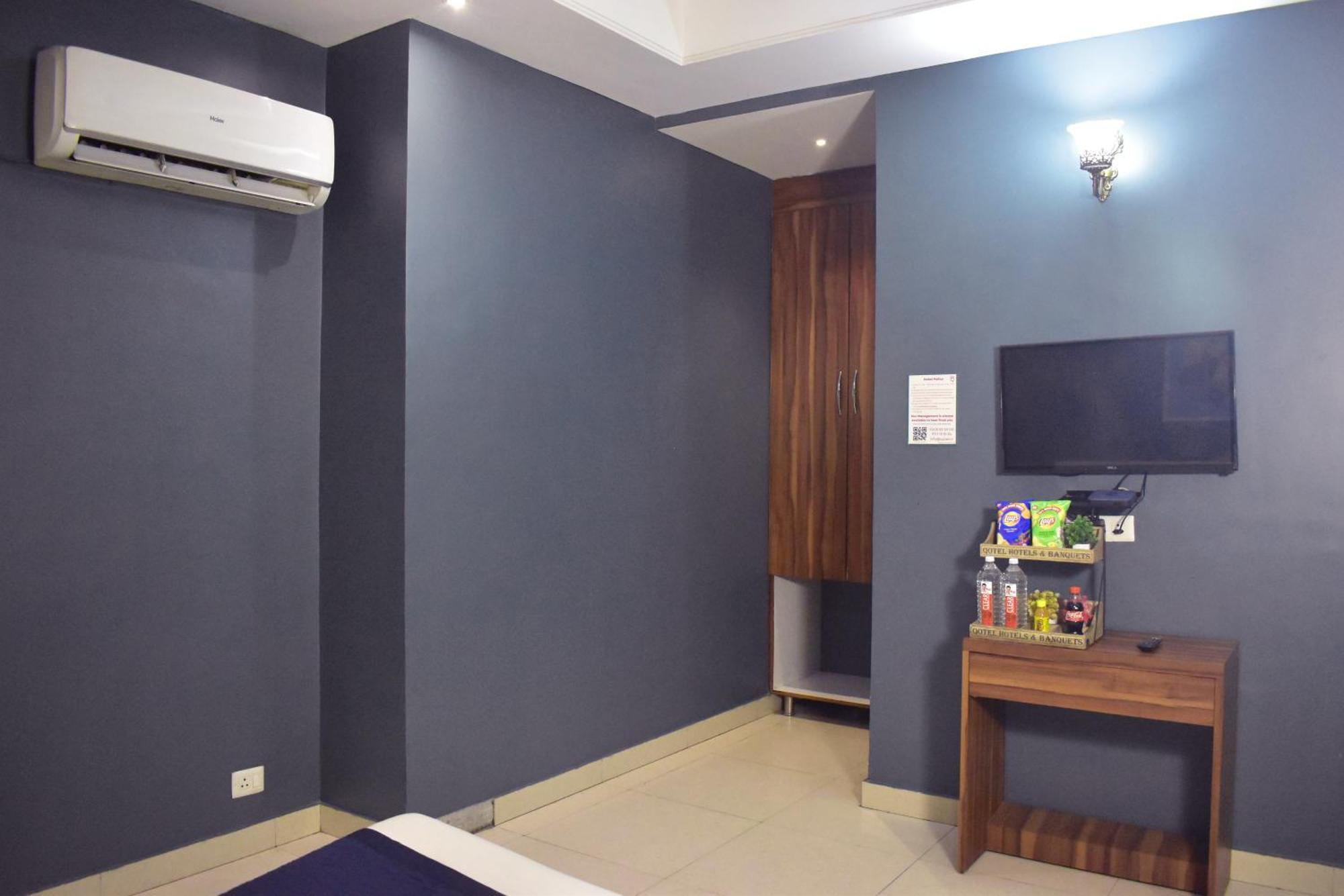Qotel Hotel Church House Rohini Sector 15 Delhi  Exterior foto